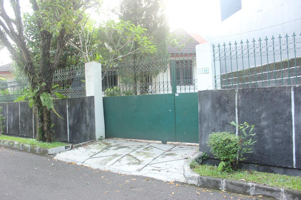 Riverrun Home Bogor Exterior photo